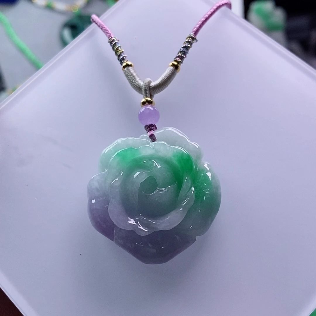 翡翠未镶嵌吊坠(赠链)