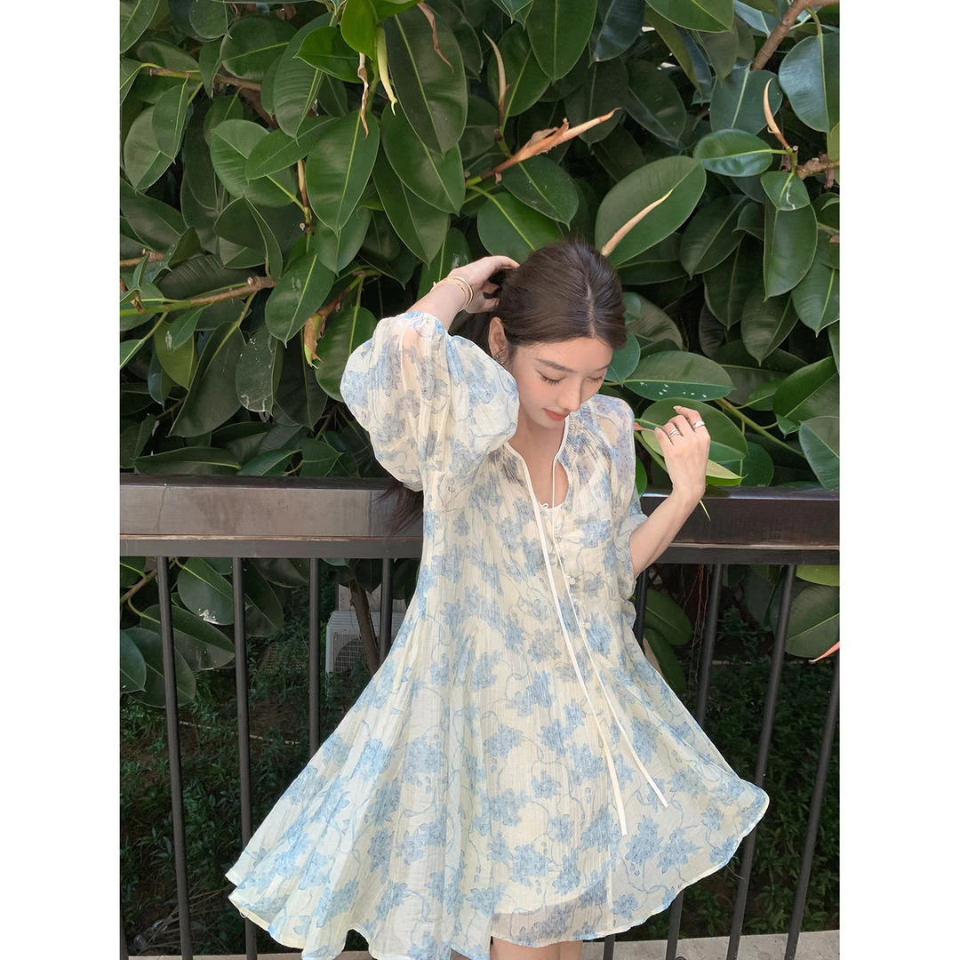 施薇靓 少女香气 漂亮独特轻奢高级感天丝蓝花楹碎花连衣裙短裙