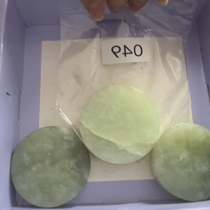 蛇纹石玉未镶嵌天然岫玉珠宝未镶嵌微瑕款