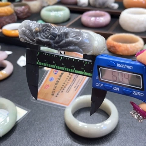 未镶嵌手镯石英质玉