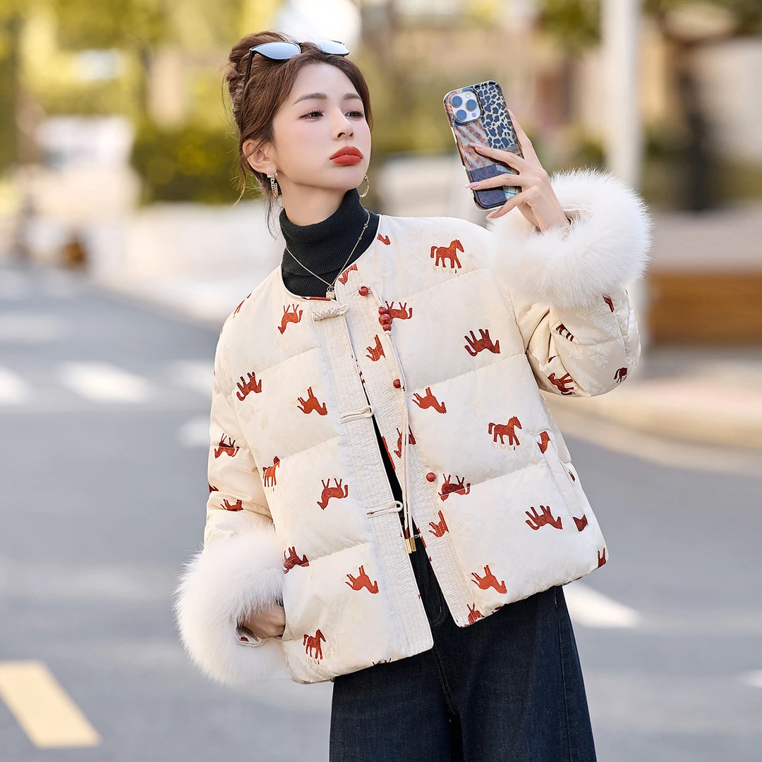 新中式复古盘扣提花短款羽绒服女2025冬季新款洋气高端短外套上衣