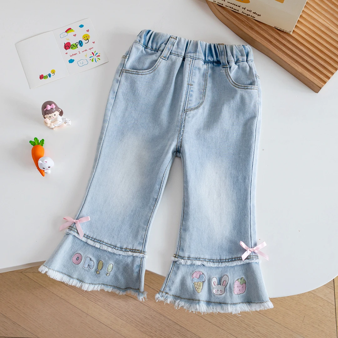 女童夏季萌趣绣花喇叭裤2025新款宝宝甜美浅蓝色蝴蝶结装饰牛仔裤
