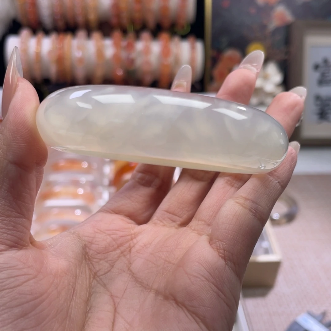 玛瑙/玉髓未镶嵌手镯57.7