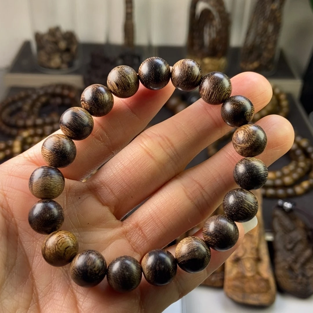 沉香手串?****手越南芽庄瘤疤白