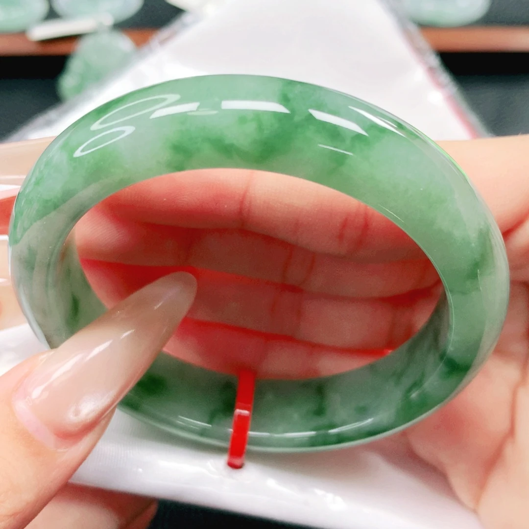 翡翠未镶嵌手镯53