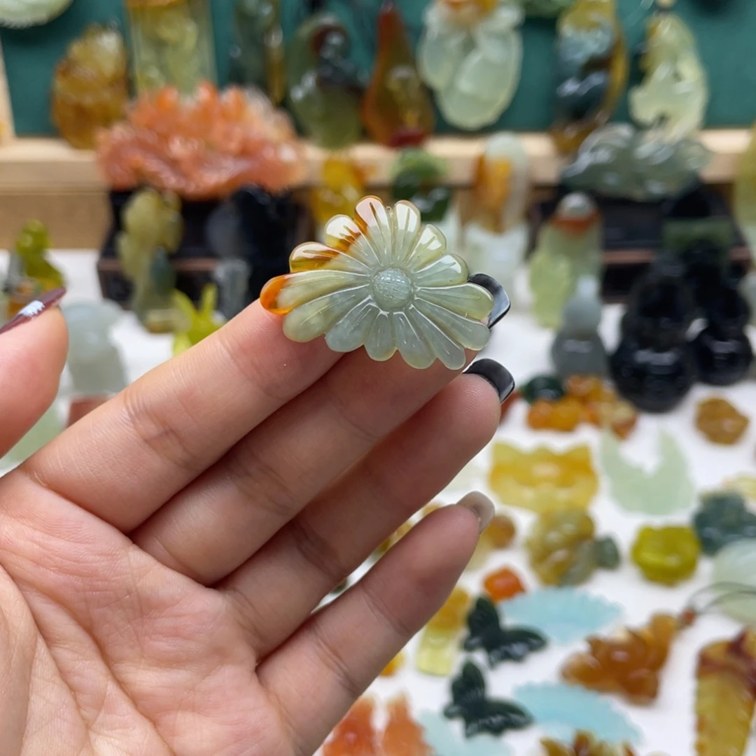 蛇纹石玉颈饰合金