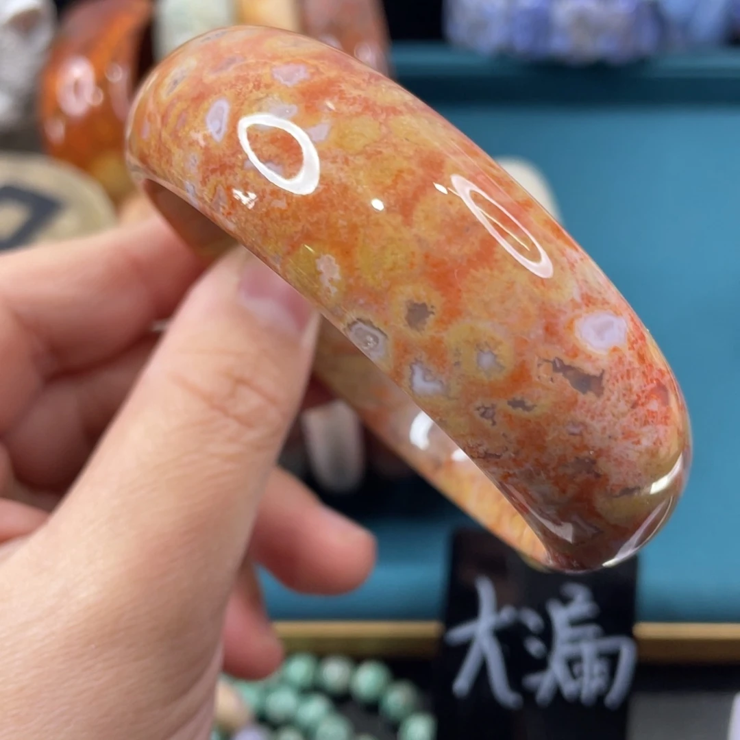 未镶嵌手镯硅化玉