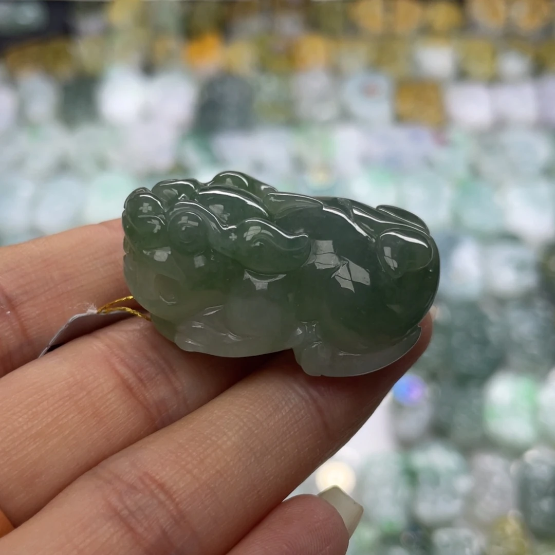 U***宝翡翠未镶嵌颈饰貔貅