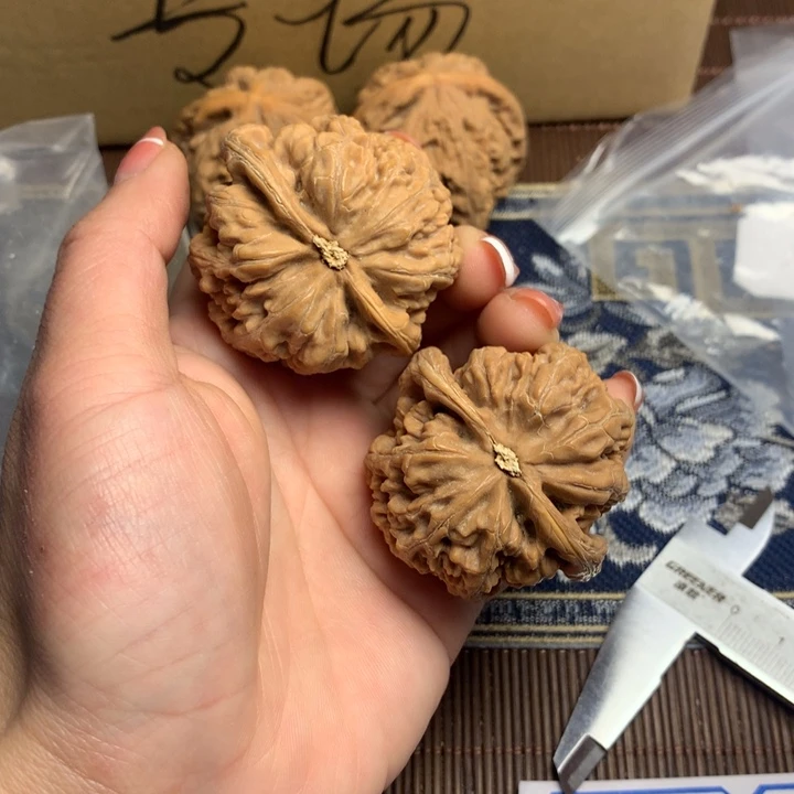 吊坠文玩核桃蓝粗筋