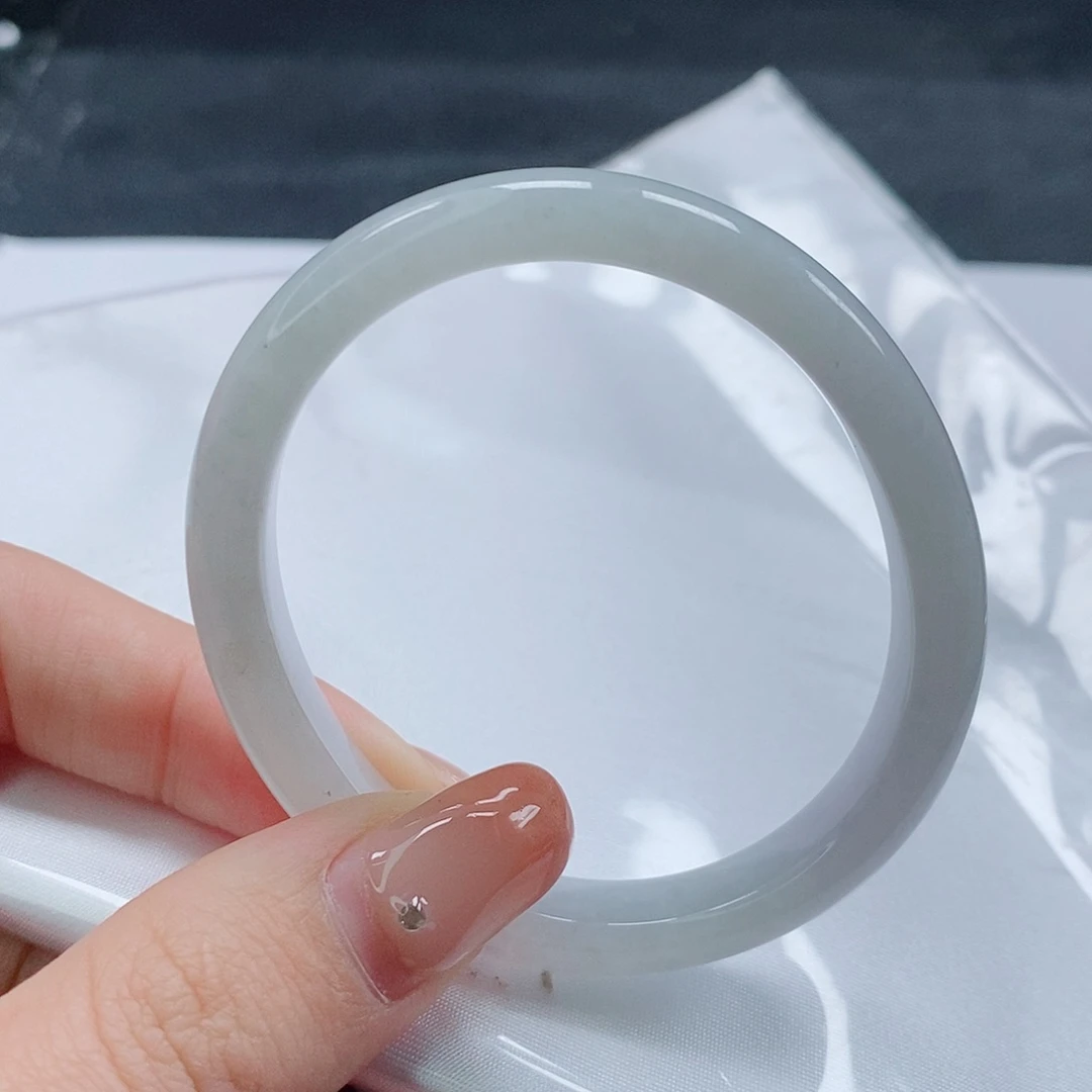 【闪购商品】未镶嵌手镯（贵妃镯）翡翠457号