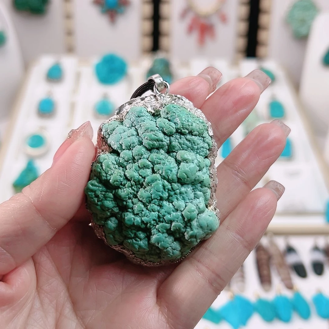 绿松石颈饰未镶嵌