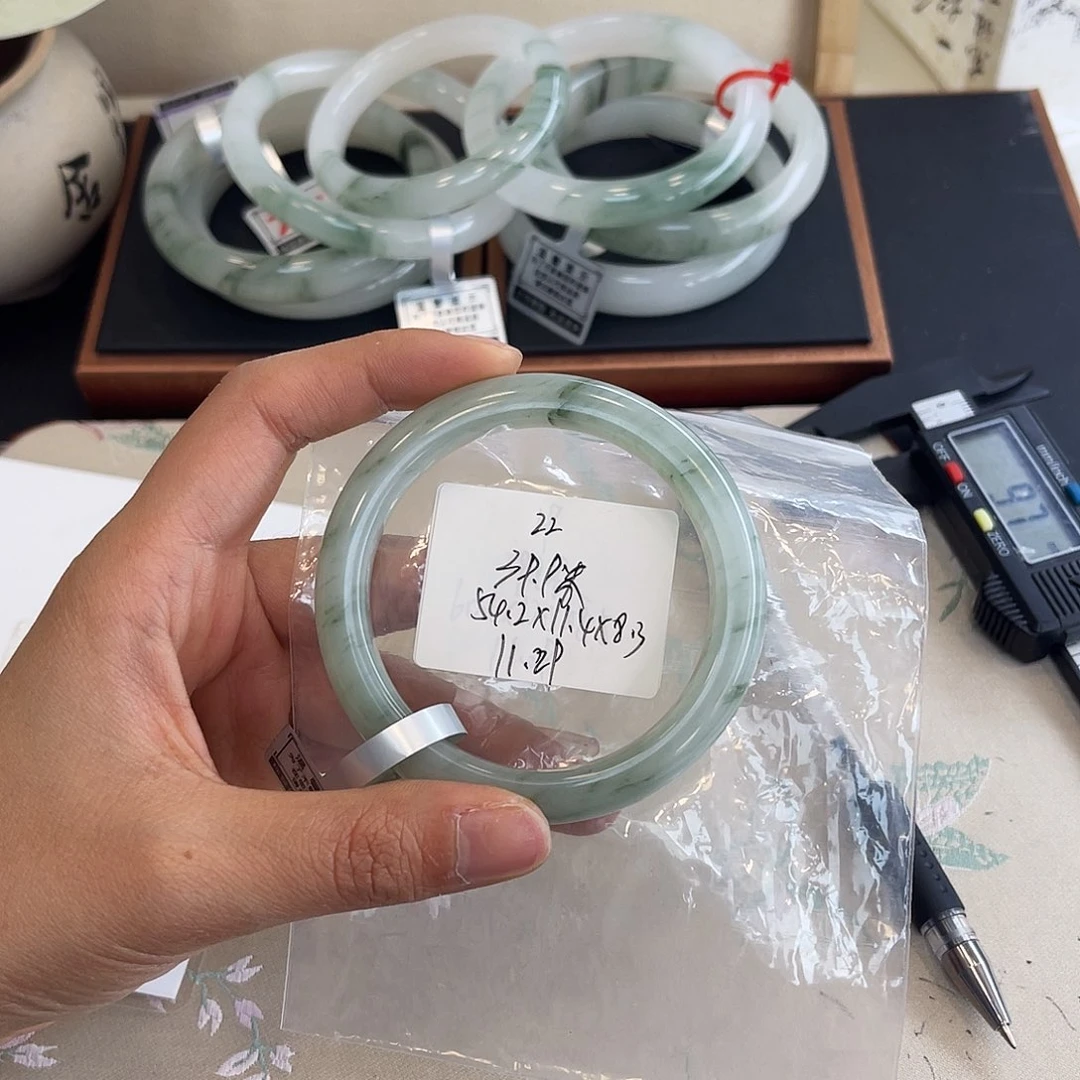 石英质玉未镶嵌手镯22