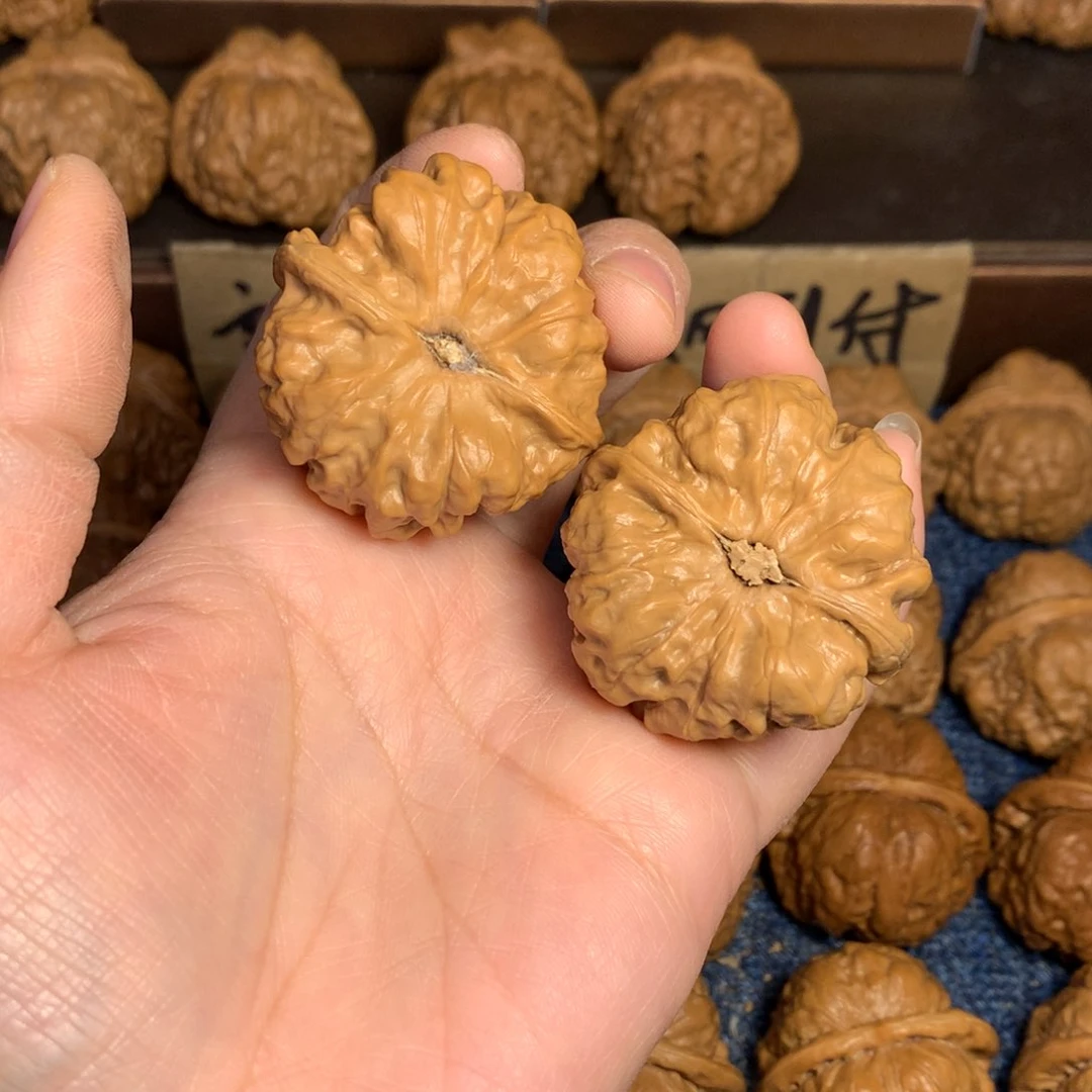 桃核吊坠一**着蛤蟆核桃