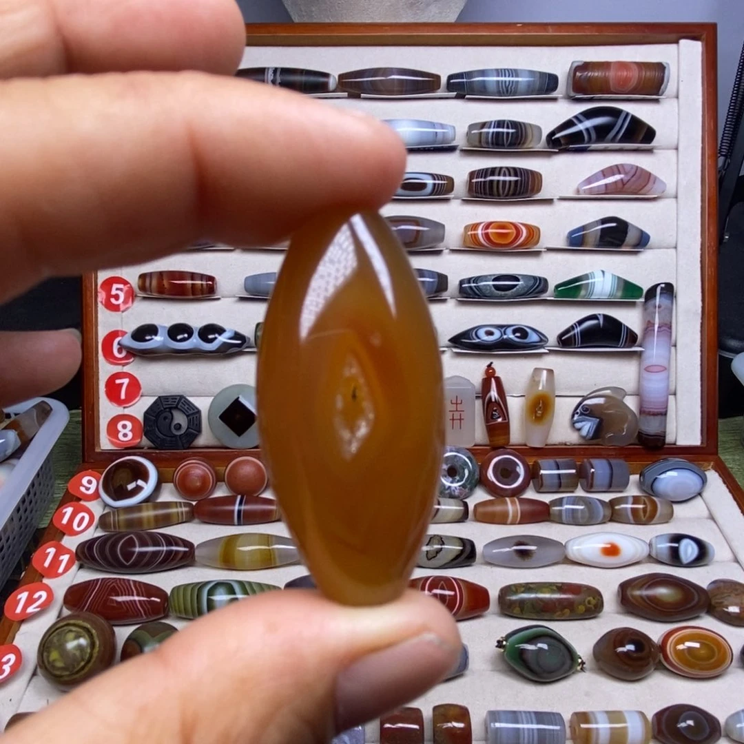 玛瑙/玉髓未镶嵌珠宝奇石