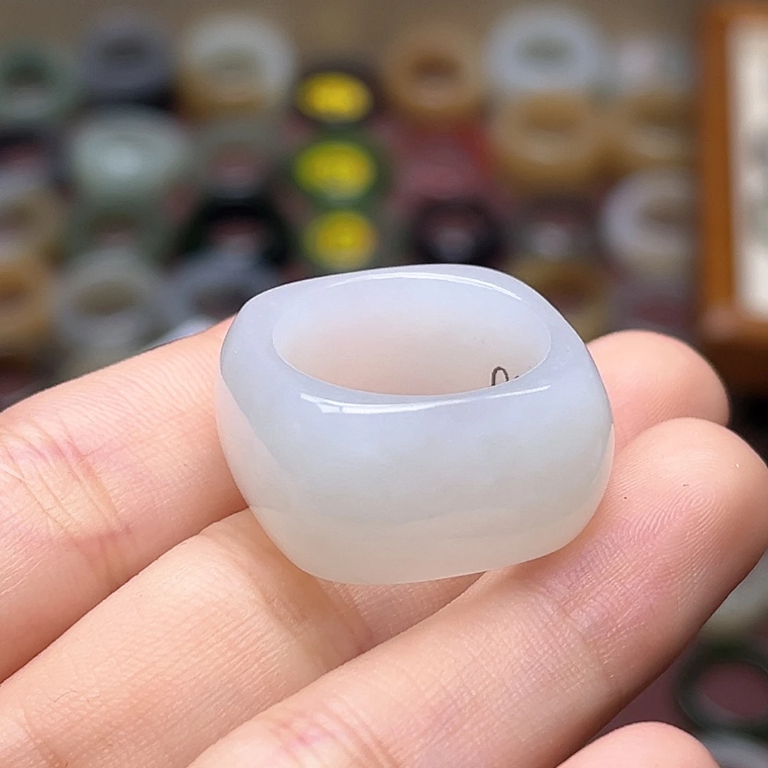 小***田和田玉未镶嵌戒指18.4