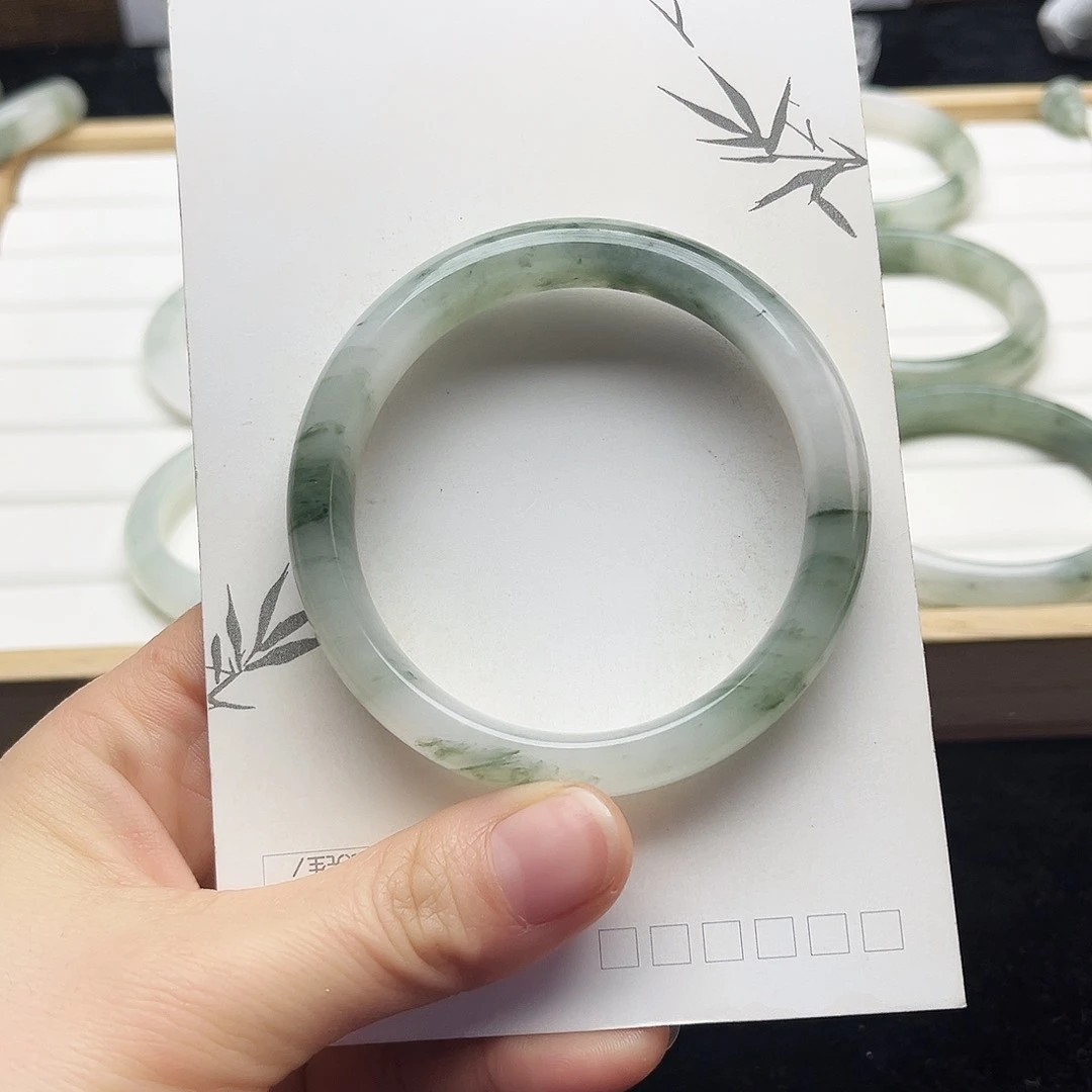 未镶嵌手镯石英质玉18