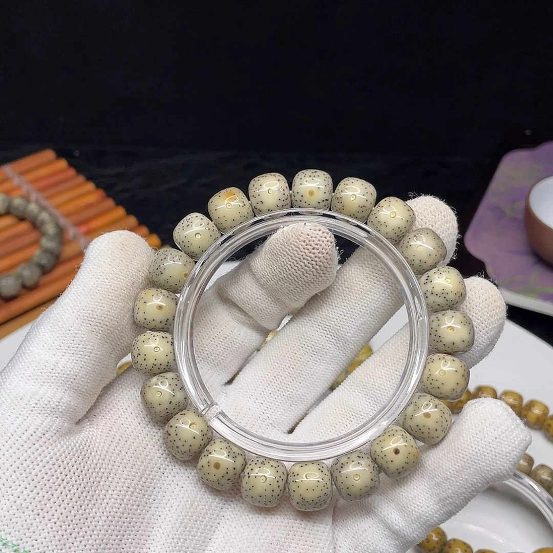 ~***~吊坠星月菩提67。11/10.5奶奶灰黄金瞳