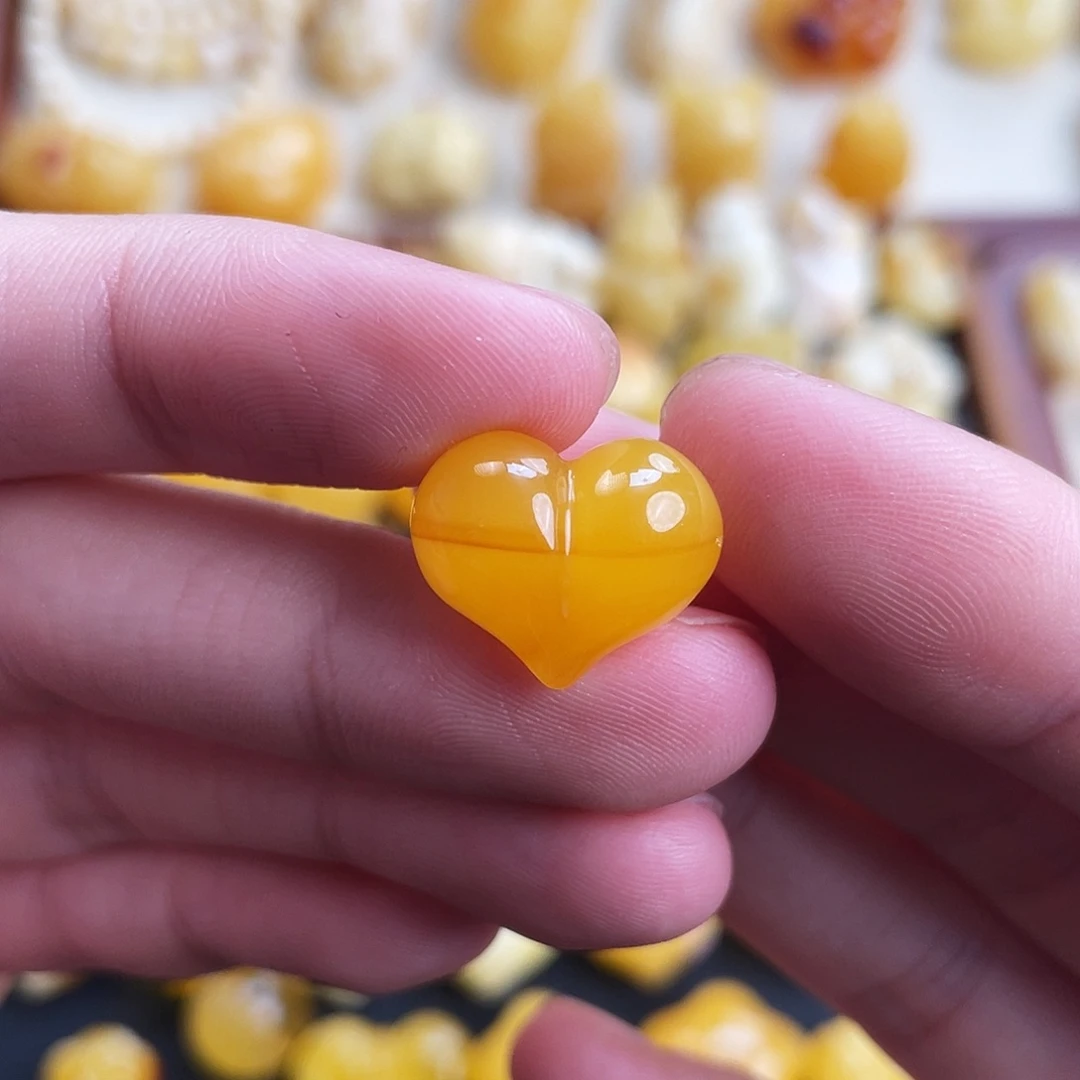 琥珀未镶嵌珠宝奇石