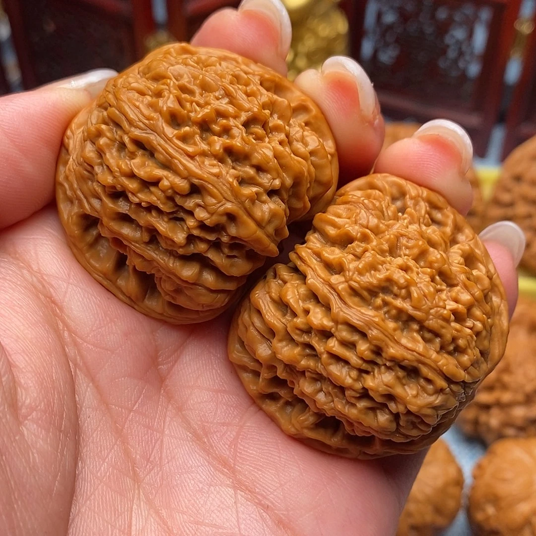 把件文玩核桃毕业红皮满肉南疆41