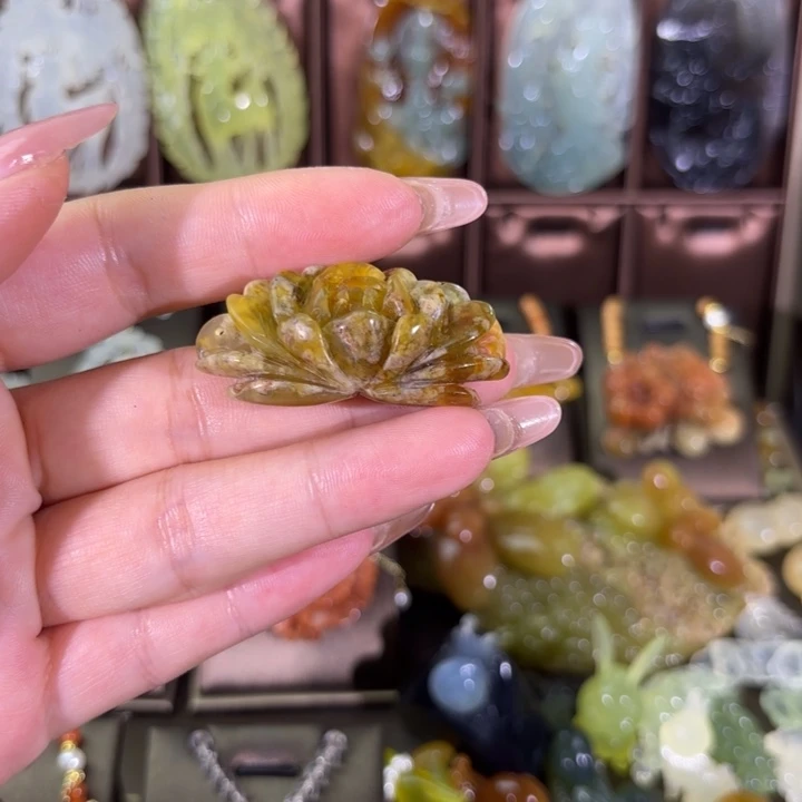 蛇纹石玉合金颈饰