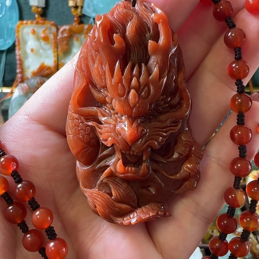 岫玉未镶嵌颈饰龙