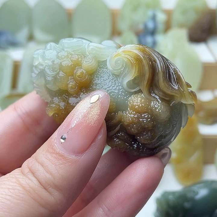 逗***哥和田玉未镶嵌颈饰