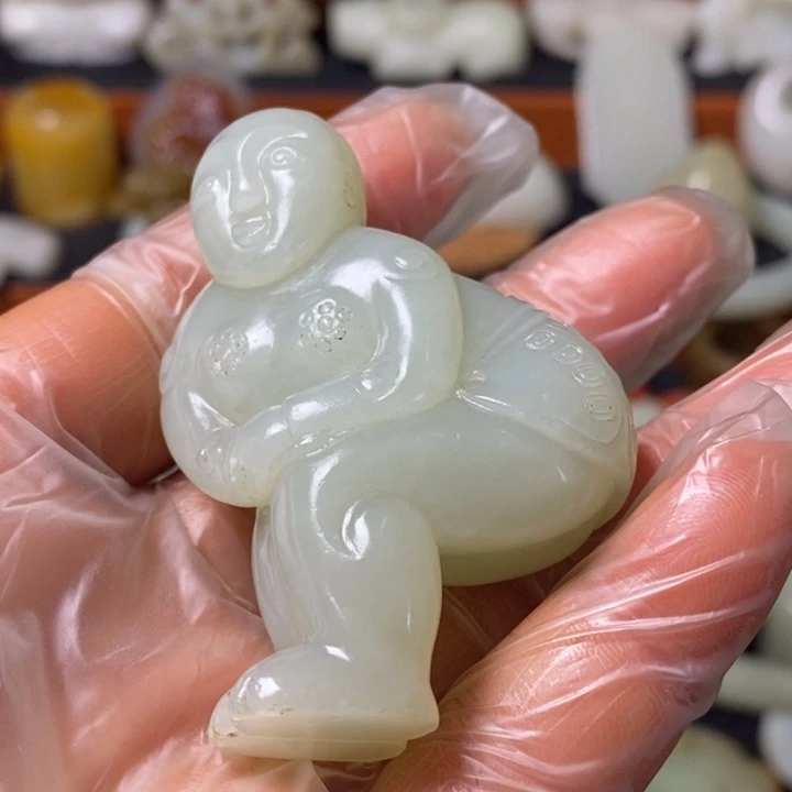 蜘***门和田玉未镶嵌颈饰
