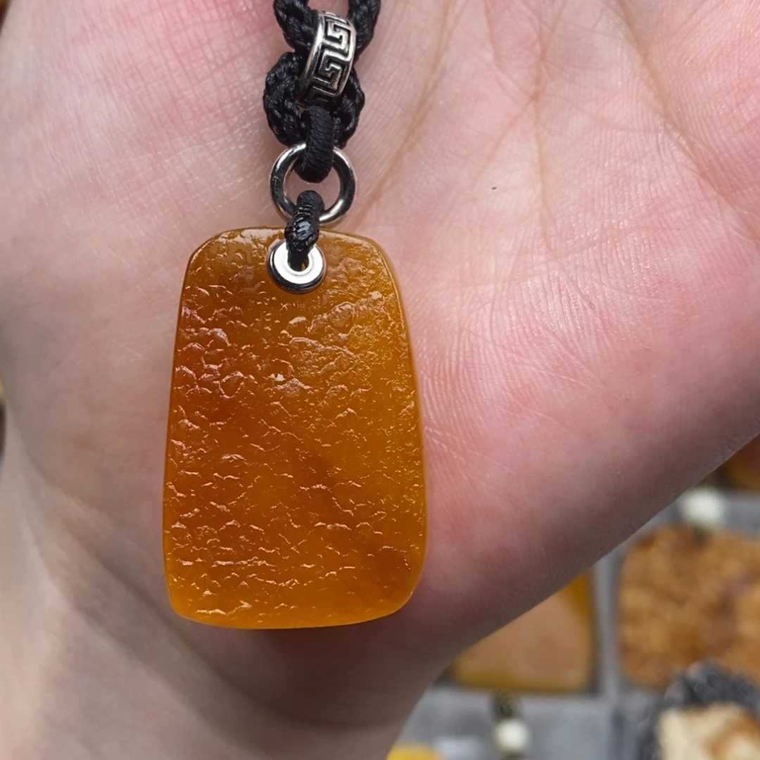 未镶嵌琥珀珠宝奇石