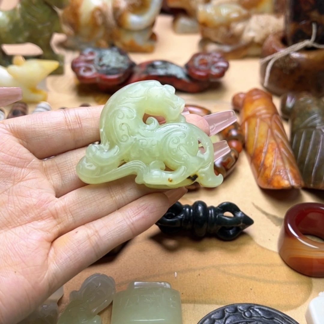 【闪购商品】蛇纹石玉颈饰未镶嵌