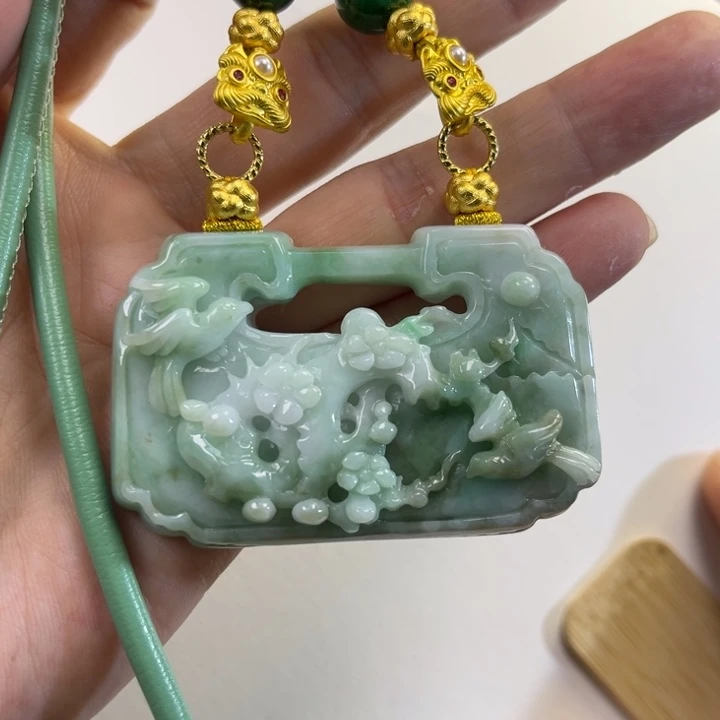 翡翠吊坠(赠链)未镶嵌代编织