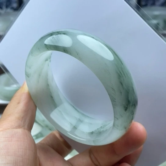 未镶嵌手镯石英质玉（金丝玉）