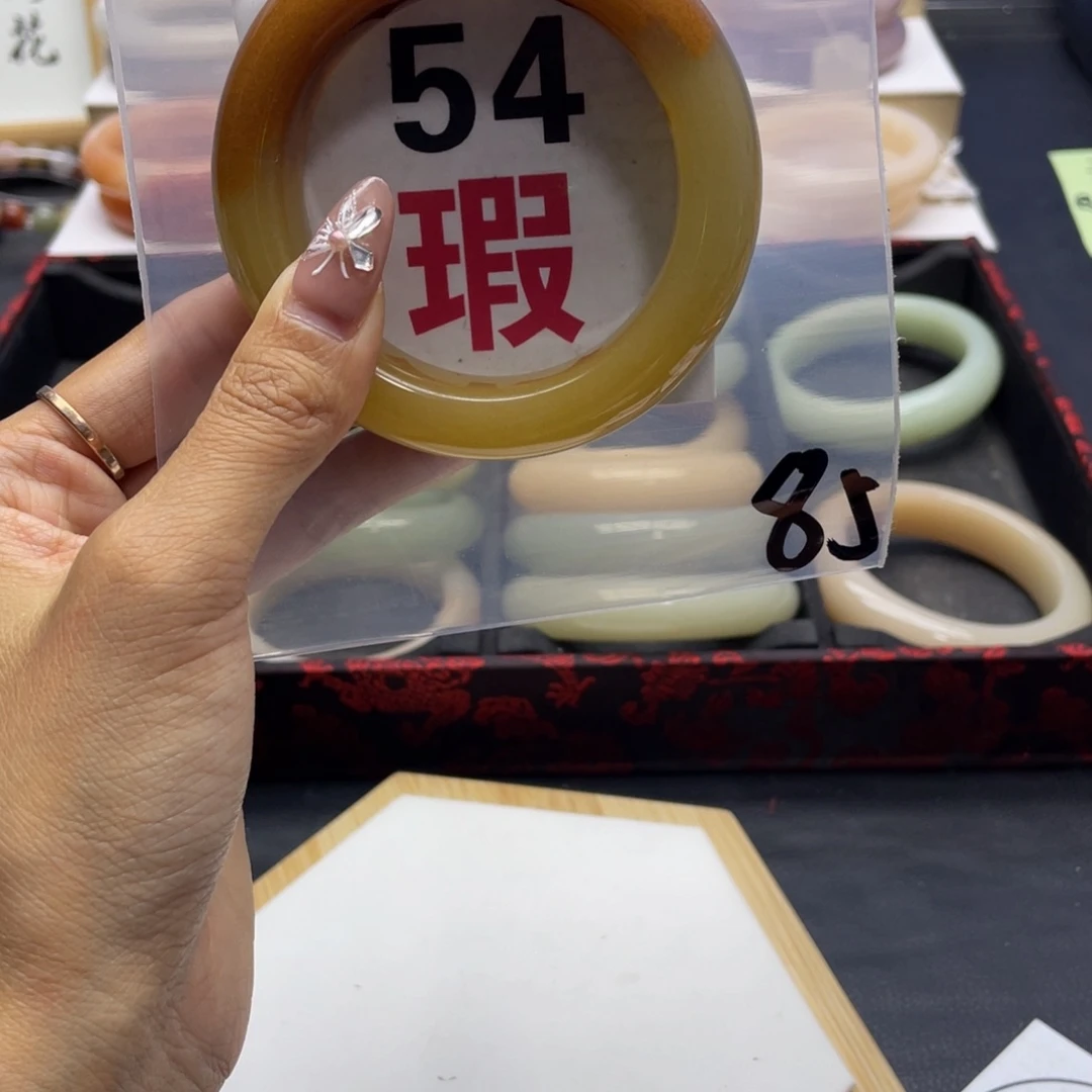 未镶嵌手镯石英岩玉