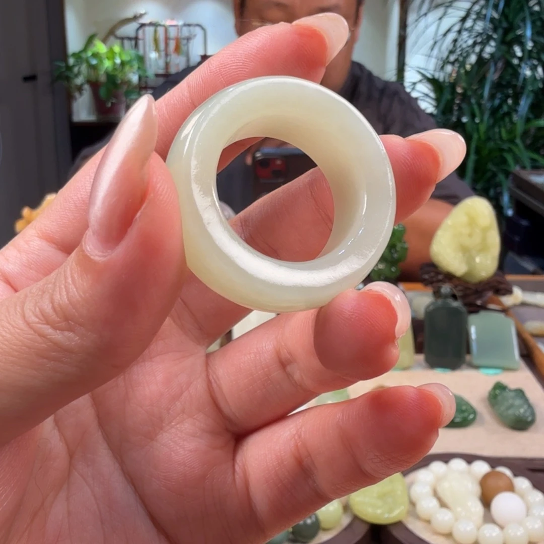 和田玉未镶嵌颈饰喜**开