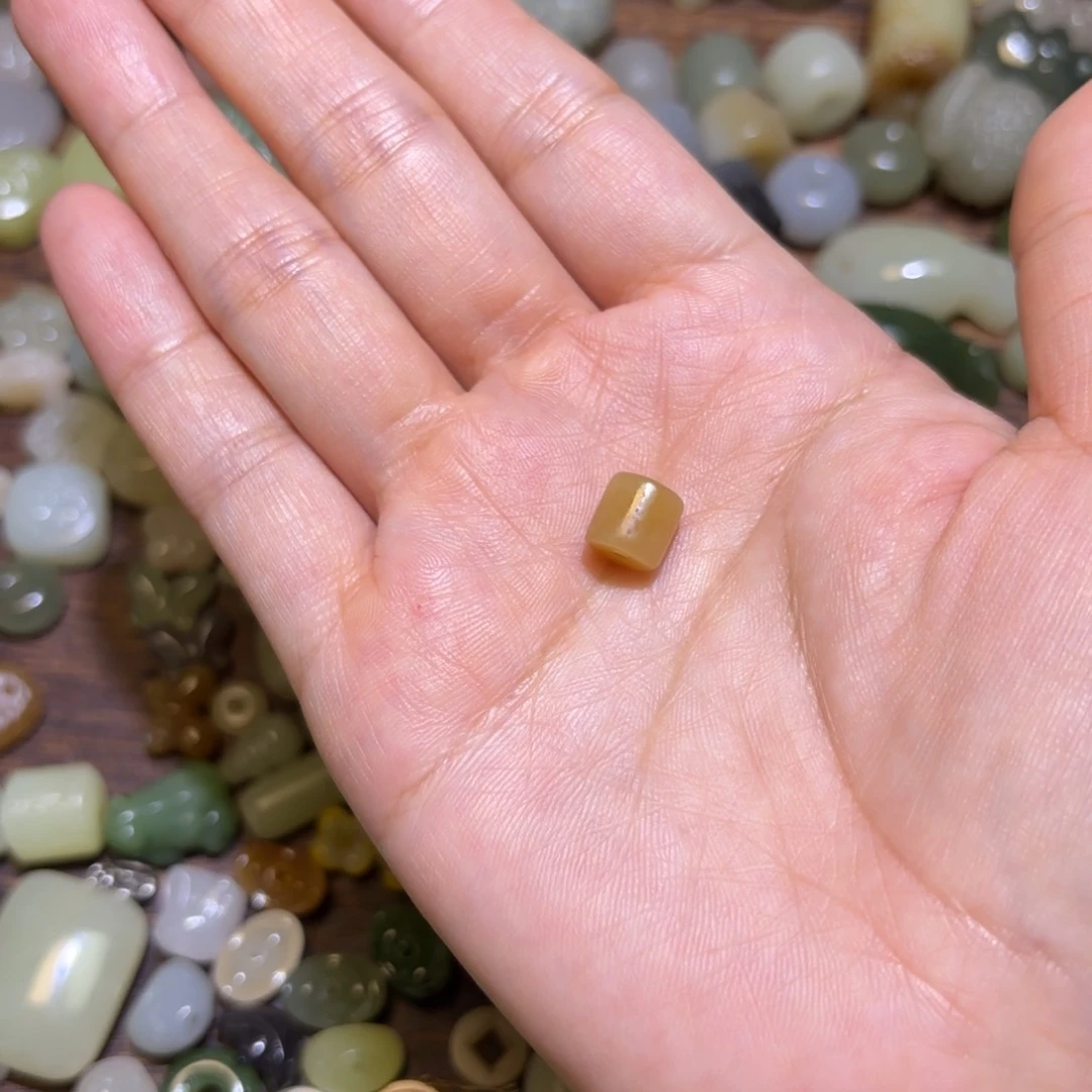 和田玉未镶嵌珠宝半成品?***?