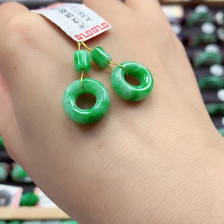 翡翠戒指未镶嵌甜甜圈