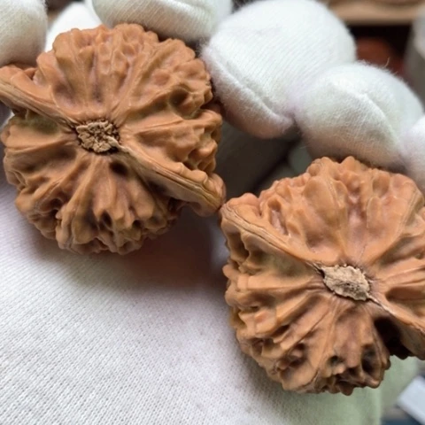 文玩核桃吊坠40全品货头山地红皮桃心玉玺宫灯