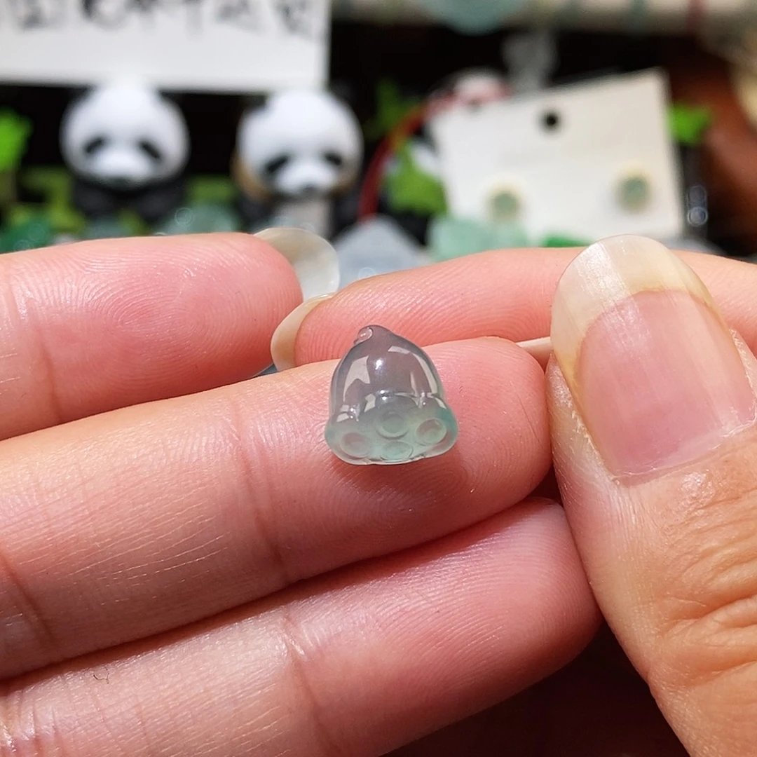 翡翠未镶嵌颈饰胖莲蓬