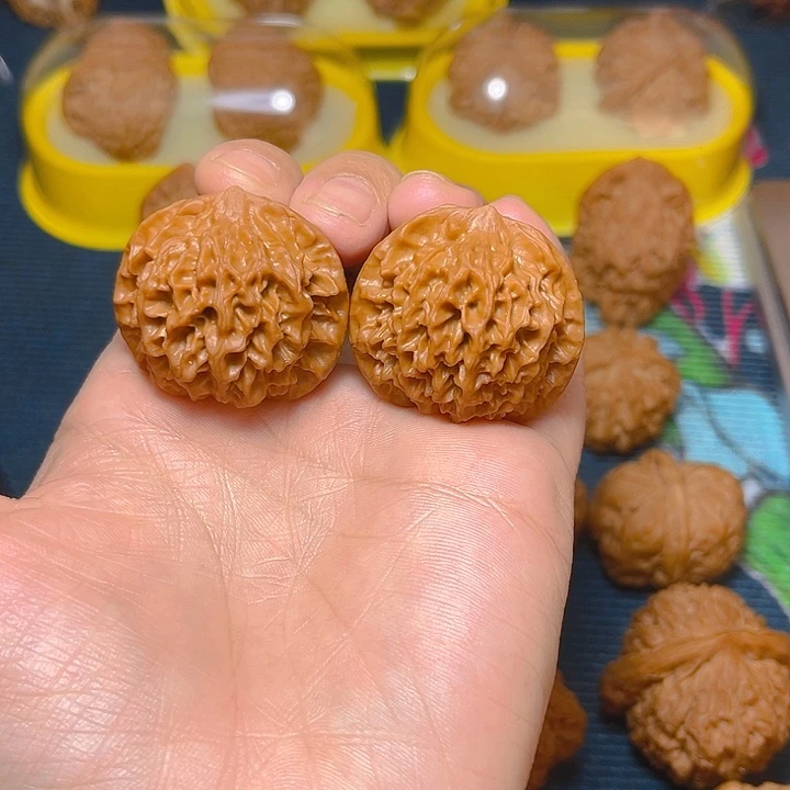 文玩核桃吊坠碧**古秦闷