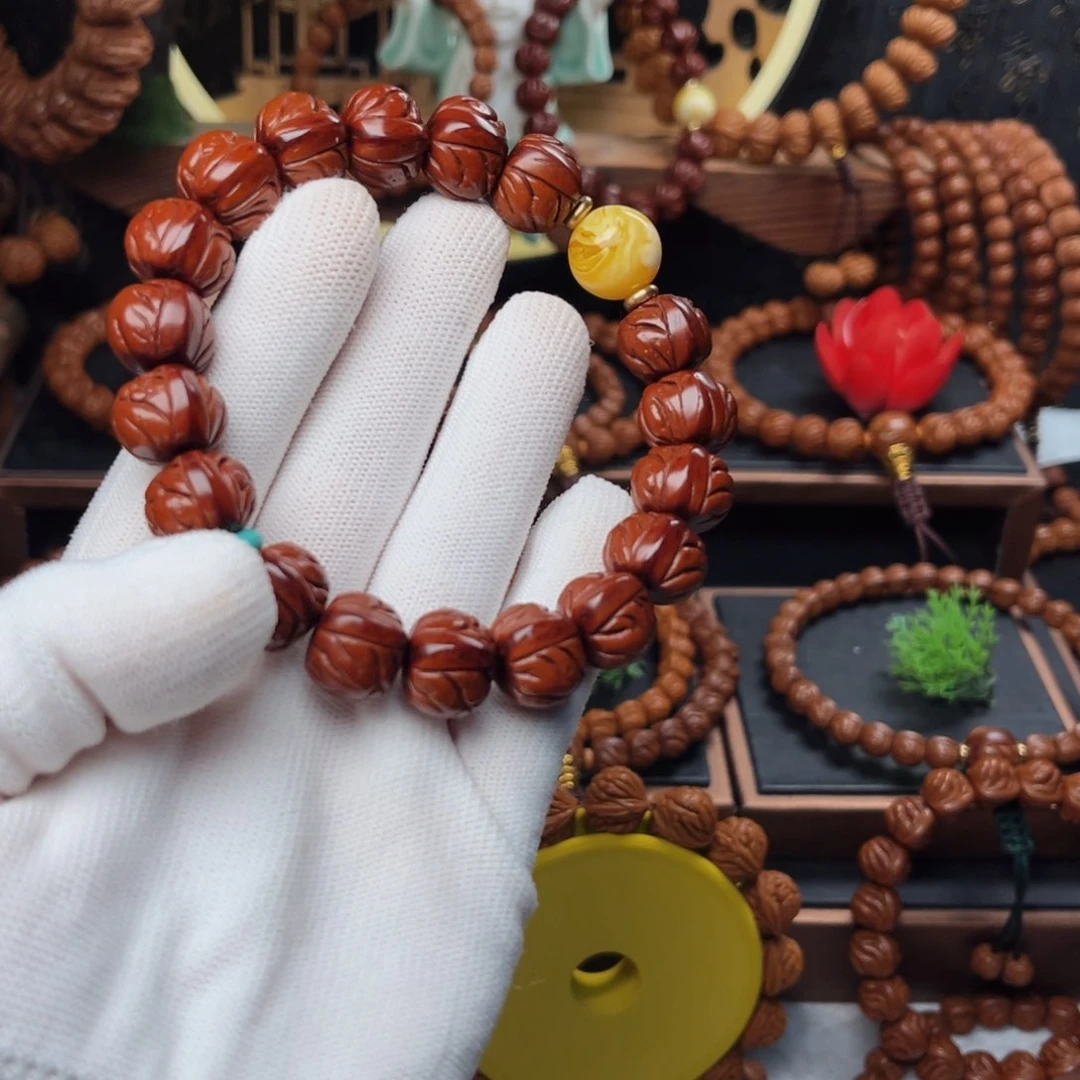 吊坠桃核又***绿15和尚头红串