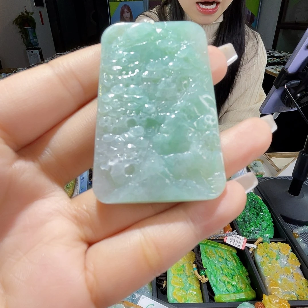 颈饰未镶嵌翡翠一