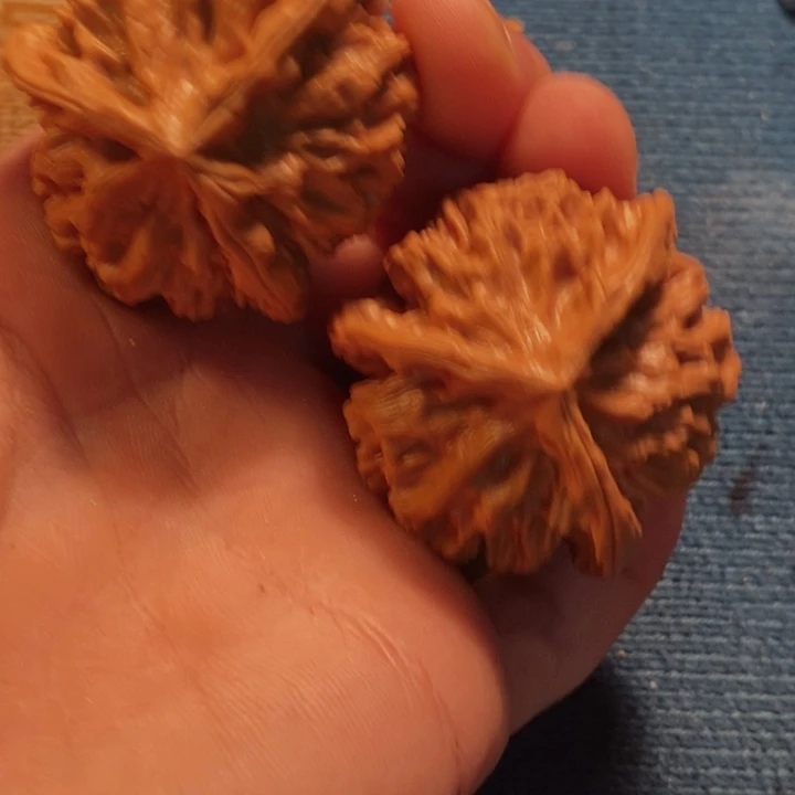 文玩核桃吊坠三棱秦王