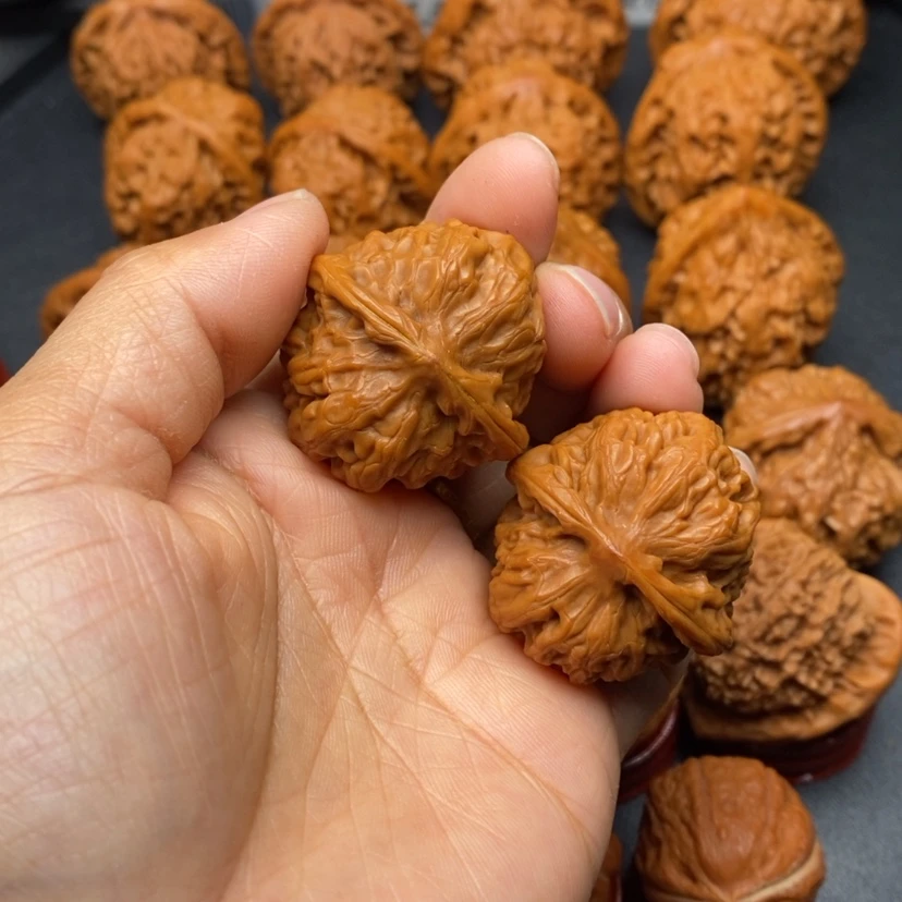 【闪购商品】文玩核桃把件艾*潇核桃