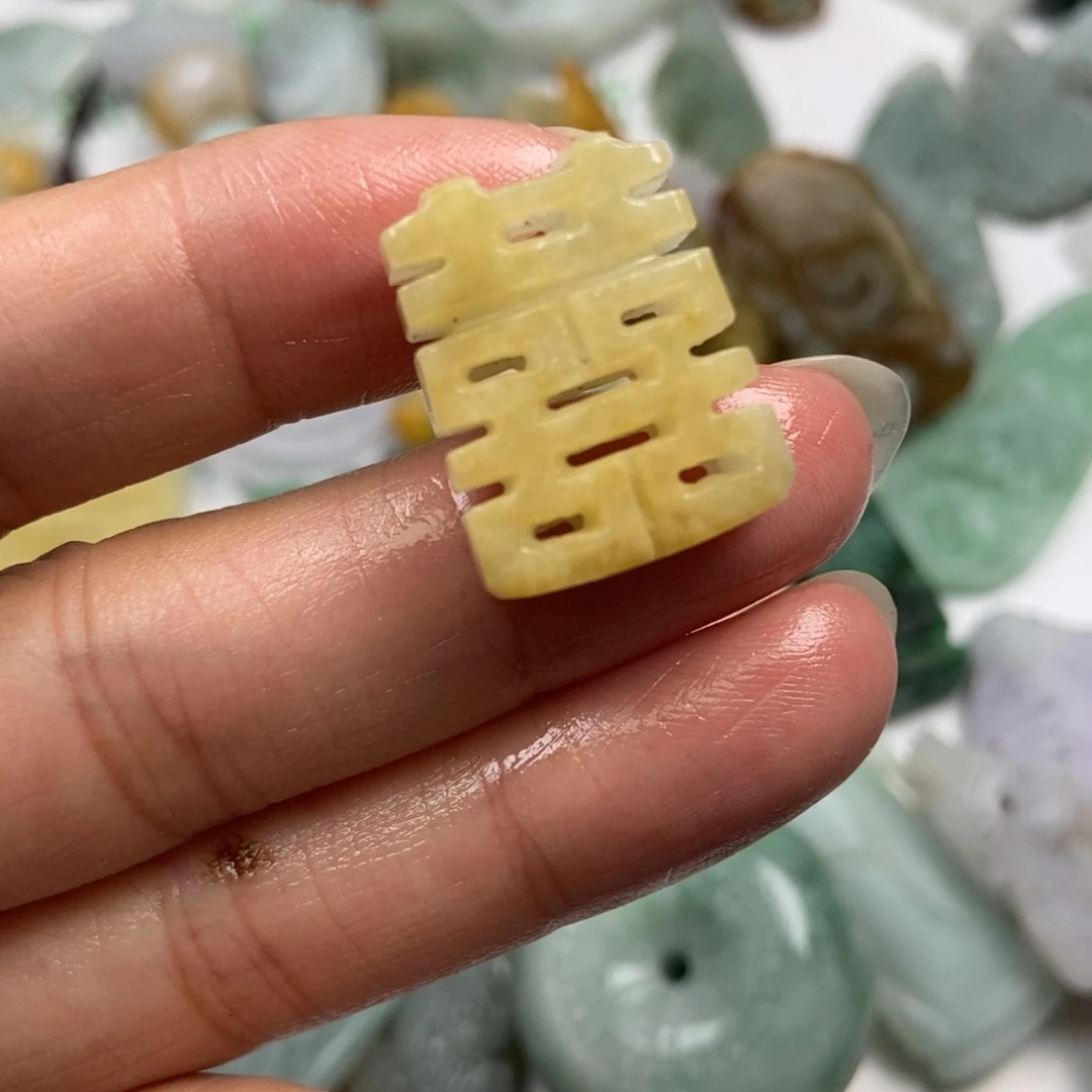 定制翡翠未镶嵌翡翠