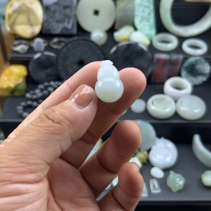 翡翠未镶嵌挂件翡翠