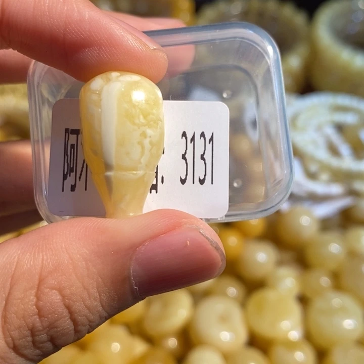 琥珀未镶嵌珠宝奇石3131