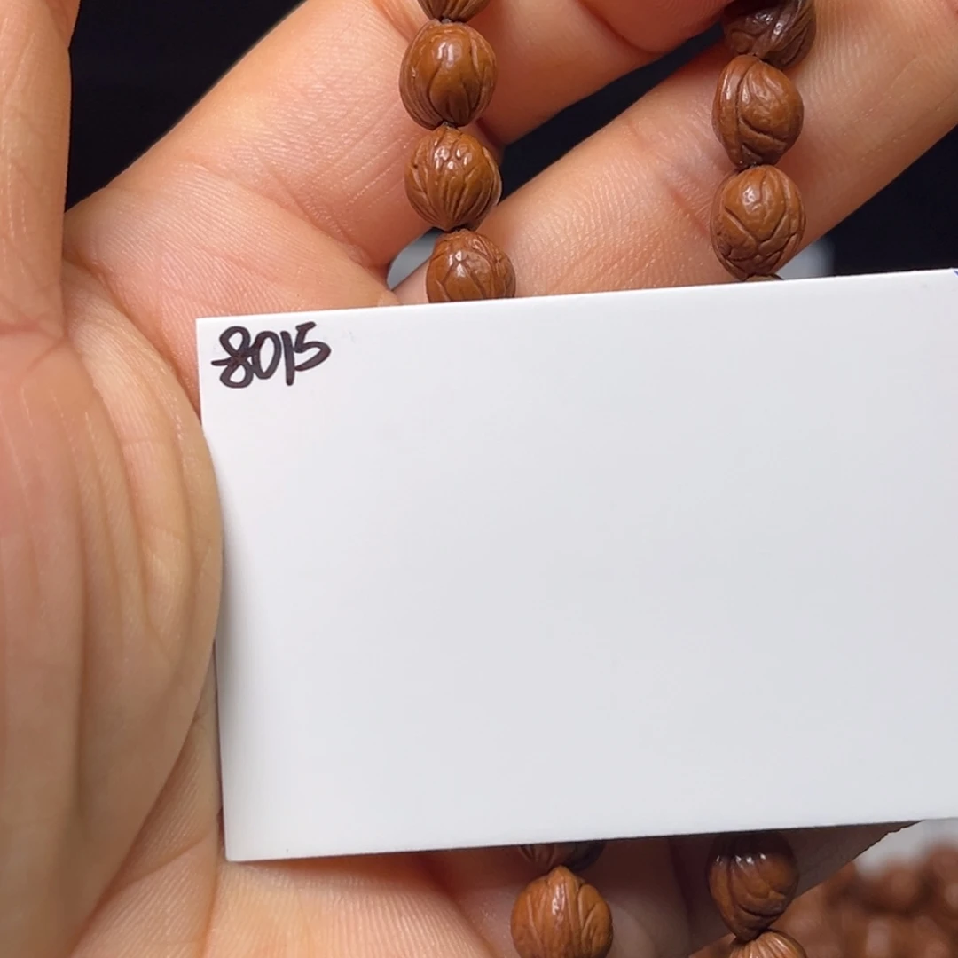 V***)手串桃核小龙纹7左右手持