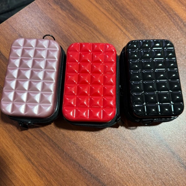 12*8*5cm 硬壳带链可斜挎收纳小包！