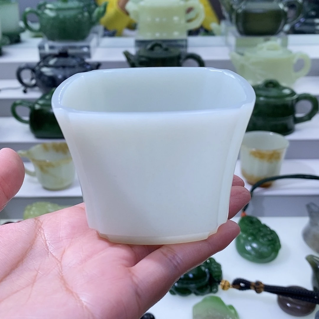 哈***豹和田玉未镶嵌挂件杯子