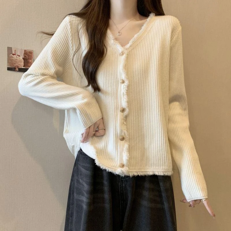 法式小香风V领毛衣外套女秋冬微胖大尺码设计感显瘦上衣针织打底