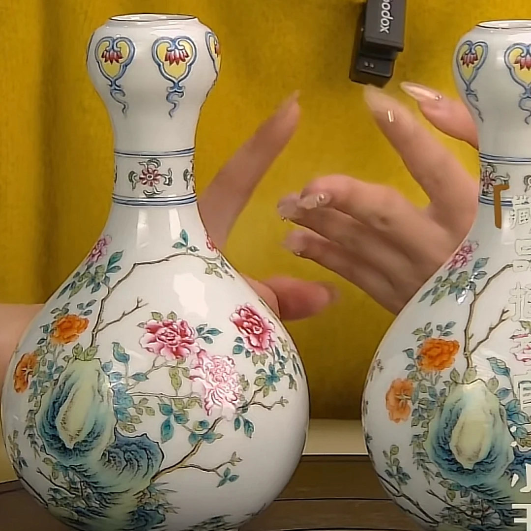 收藏/古玩 清粉彩花鸟纹蒜头瓶一对